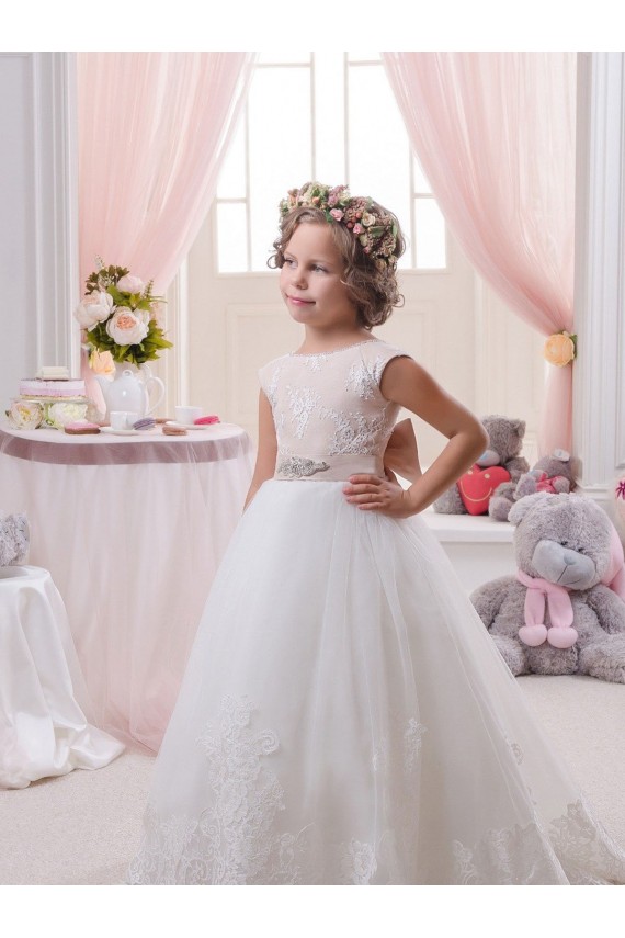 V-Back Tulle & Lace Bateau Neck Chapel Train Sleeveless Flower Girl Dresses Norwich